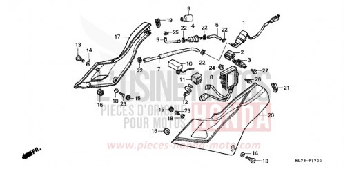 COUVERCLE LATERAL/POMPE A CARBURANT/ RECTIFIEUSE VFR750FJ de 1988